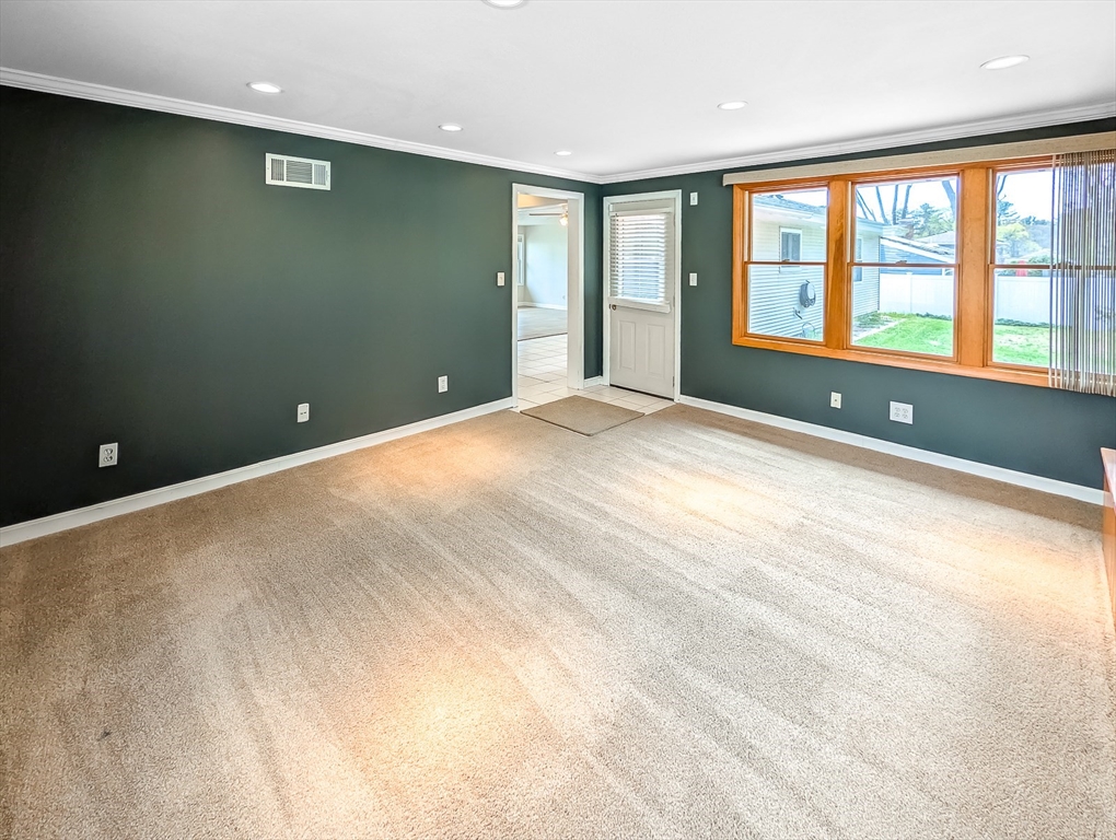 14 Myrna Road Framingham, MA 01701 - Photo 10 of 40 Gallery Image 10