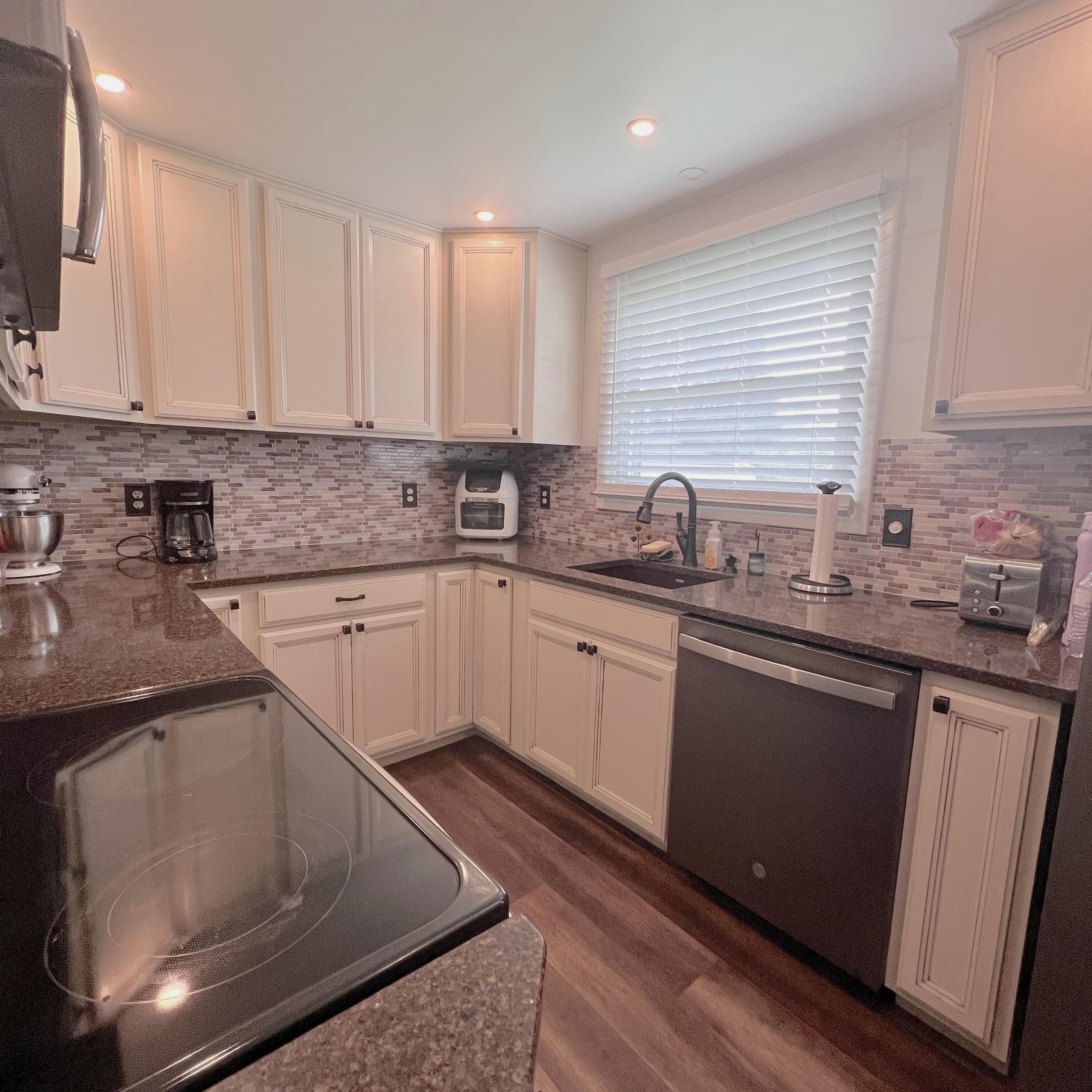 4253 Nevada Road Springfield, OH 45503 - Photo 2 of 27 IMG_6105