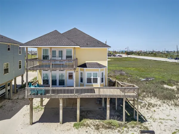 $950,000 | 206 Starfish Street, Surfside Beach, TX 77541