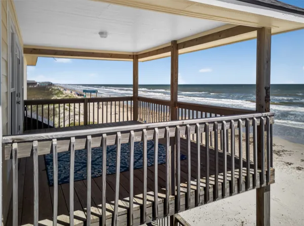 $950,000 | 206 Starfish Street, Surfside Beach, TX 77541