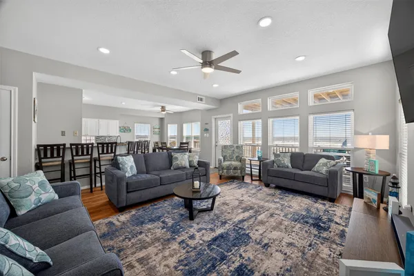 $950,000 | 206 Starfish Street, Surfside Beach, TX 77541