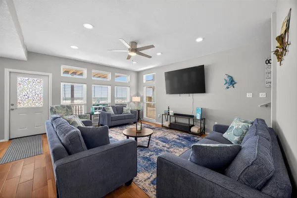 $950,000 | 206 Starfish Street, Surfside Beach, TX 77541