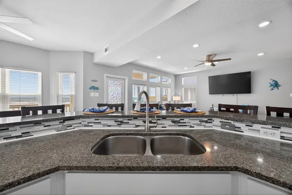 $950,000 | 206 Starfish Street, Surfside Beach, TX 77541