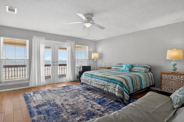 $950,000 | 206 Starfish Street, Surfside Beach, TX 77541