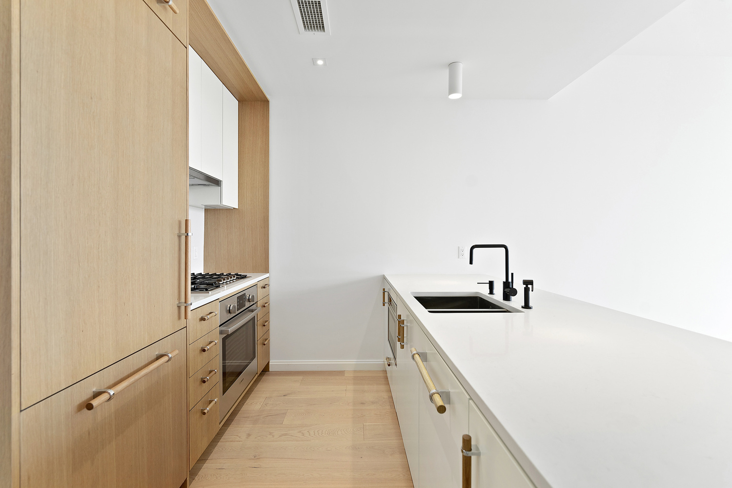 22-18 Jackson Avenue, Unit 612 Queens, NY 11101 - Photo 2 of 16