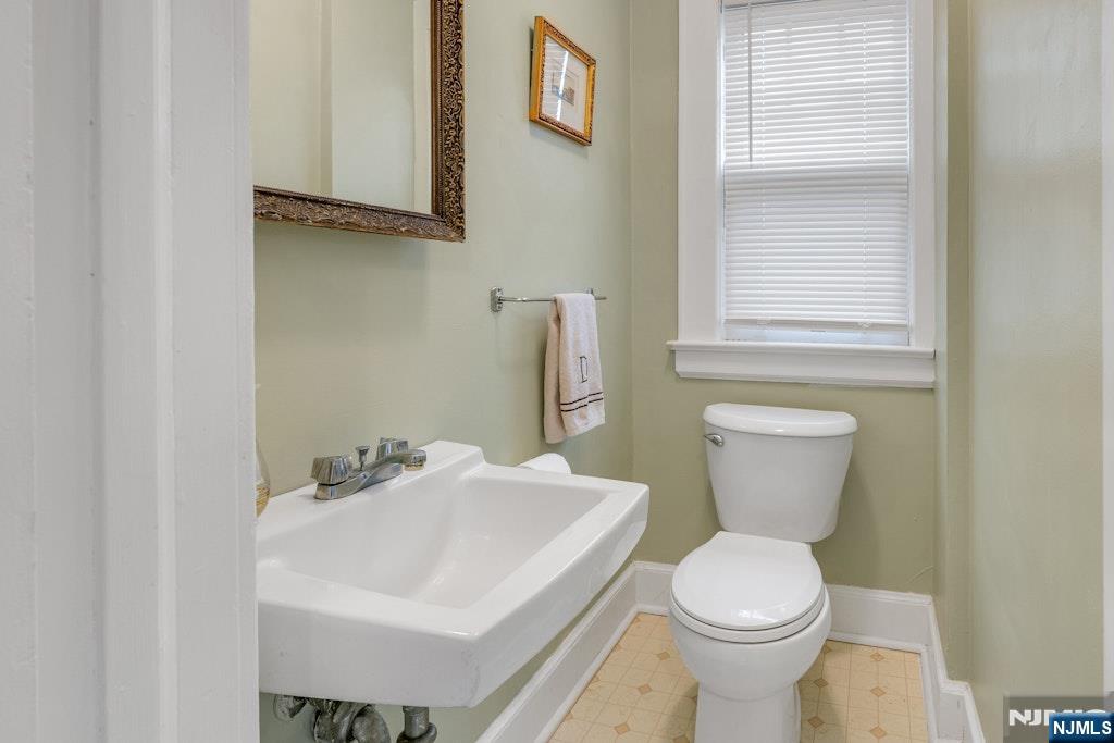 52 Morningside Road Verona, NJ 07044 - Photo 11 of 24