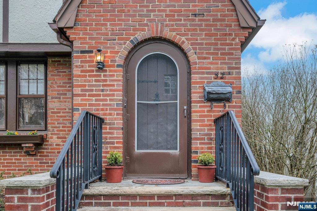 52 Morningside Road Verona, NJ 07044 - Photo 3 of 24