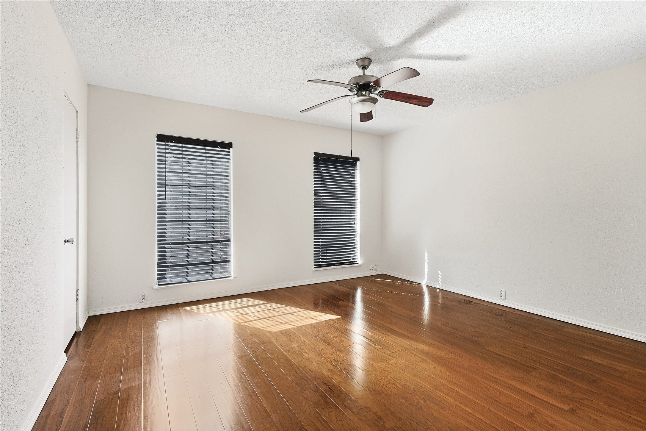 2503 McCue Road, Unit 10 Houston, TX 77056 - Photo 11 of 20 Bedroom 2
