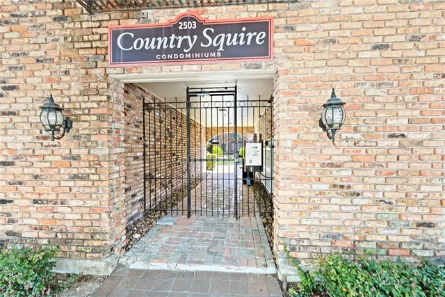 $1,500 | 2503 McCue Road, Unit 10, Houston, TX 77056