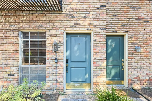 $1,500 | 2503 McCue Road, Unit 10, Houston, TX 77056