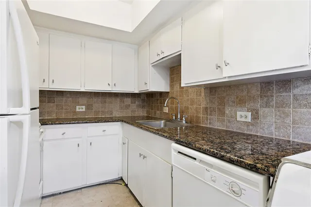 $1,500 | 2503 McCue Road, Unit 10, Houston, TX 77056