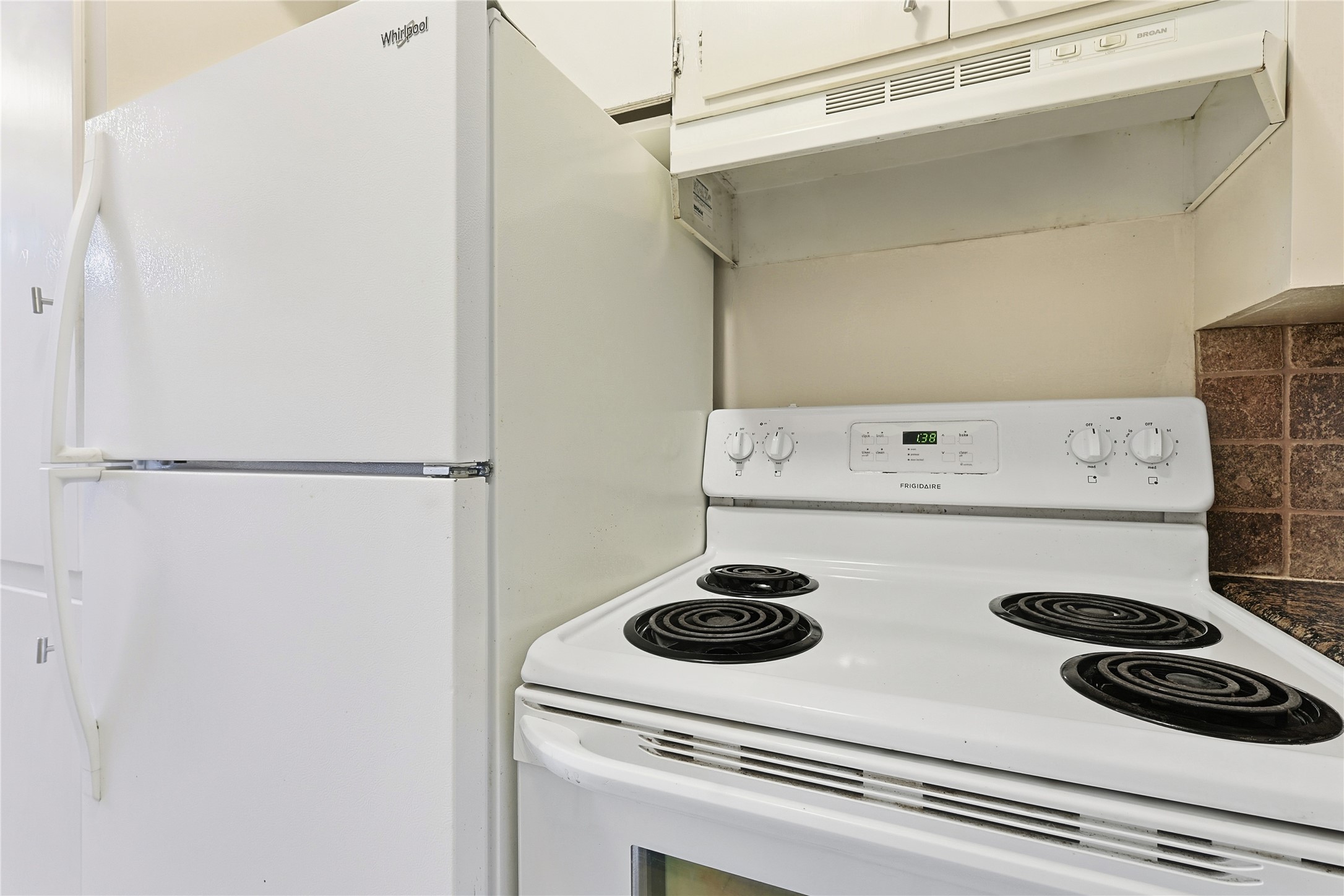 2503 McCue Road, Unit 10 Houston, TX 77056 - Photo 7 of 20 All appliances are included