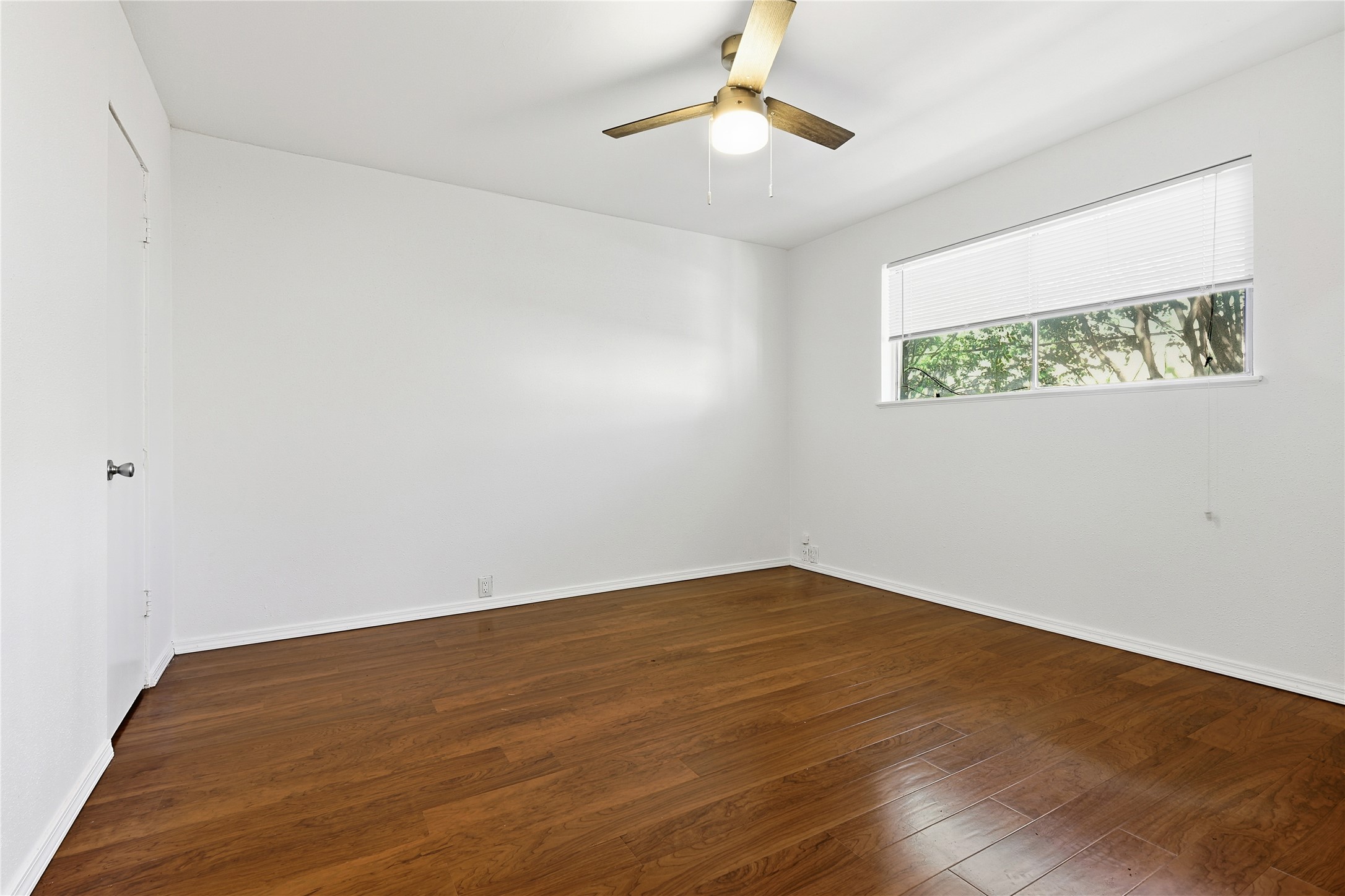 2503 McCue Road, Unit 10 Houston, TX 77056 - Photo 9 of 20 Bedroom 1