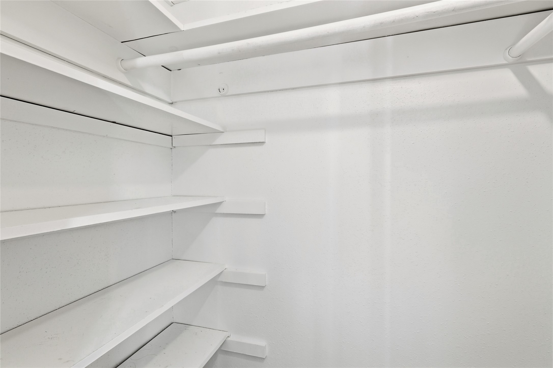 2503 McCue Road, Unit 10 Houston, TX 77056 - Photo 10 of 20 Walk in closet