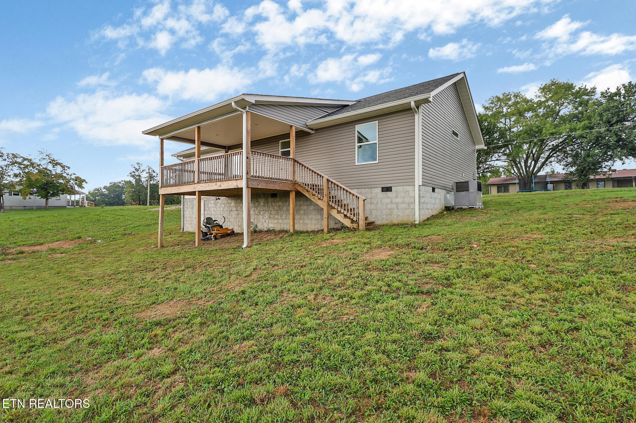 1081 Old Sunbright Road Jamestown, TN 38556 - Photo 4 of 28 Gallery Image 4