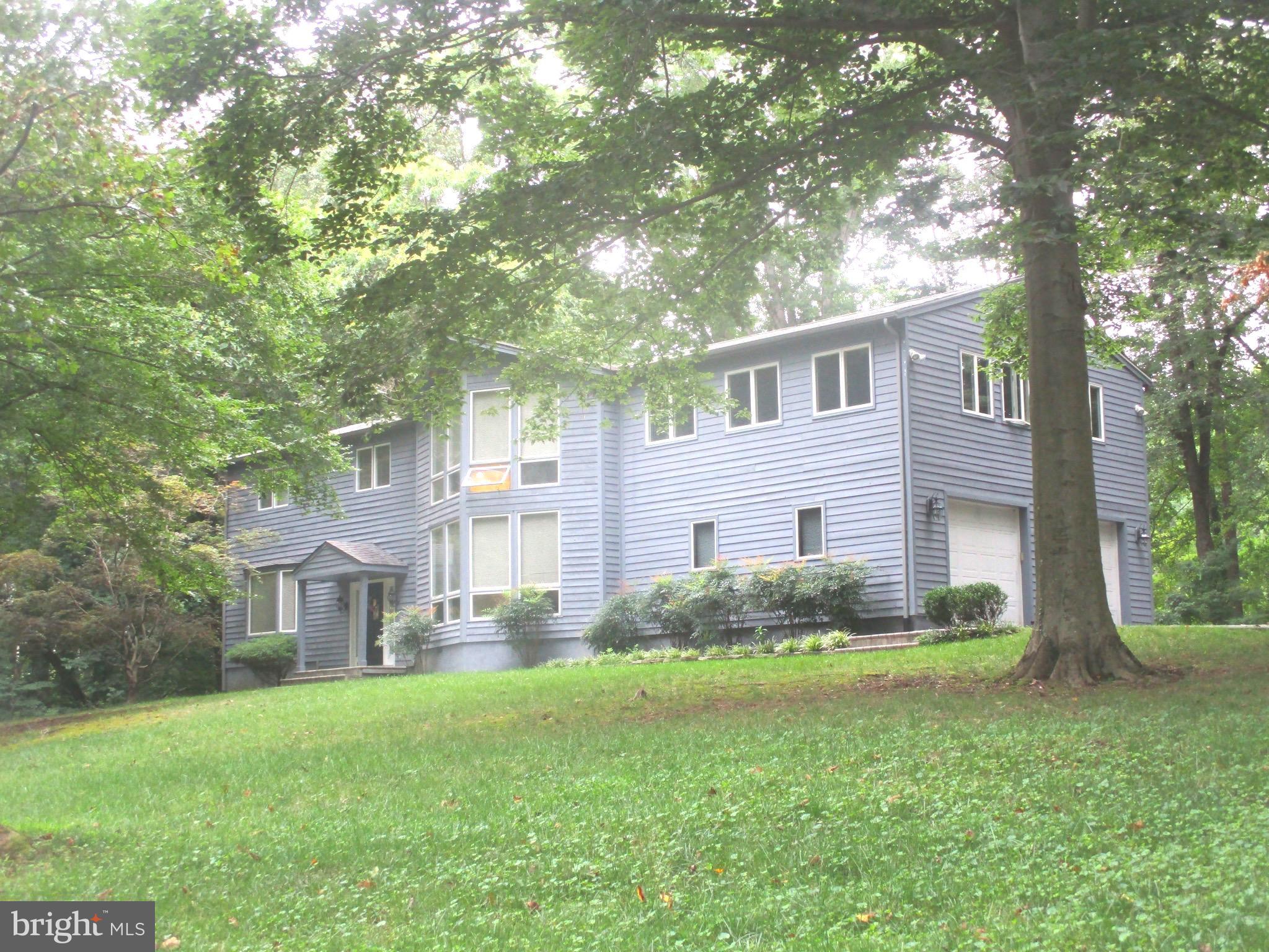 1581 Comanche Road Arnold, MD 21012 - Photo 2 of 18 Large Yard