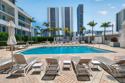 $315,000 | 350 Northeast 24th Street, Unit 814, Miami, FL 33137
