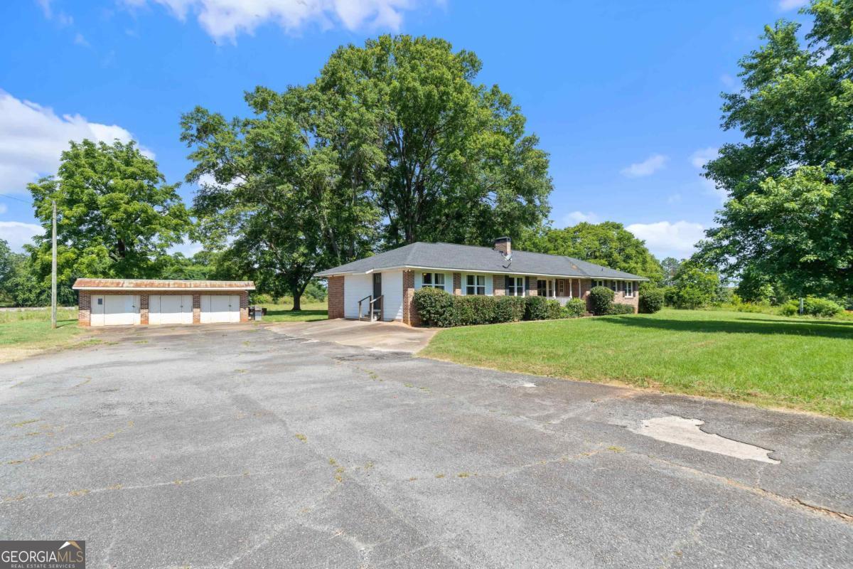 342 Dennis Station Road Southwest Eatonton, GA 31024 - Photo 4 of 43