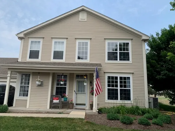 $2,600 | 206 West Park Avenue, Unit D, Sugar Grove, IL 60554
