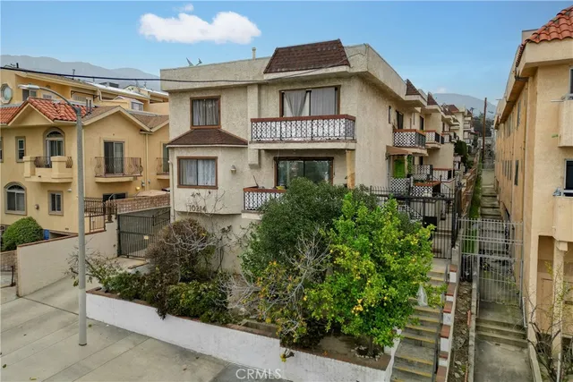 $549,000 | 10214 Samoa Avenue, Unit 25, Tujunga, CA 91042