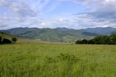 2005 Butler Creek Road Ashland, OR 97520 - Photo 1 of 15 a view of an lake and mountain