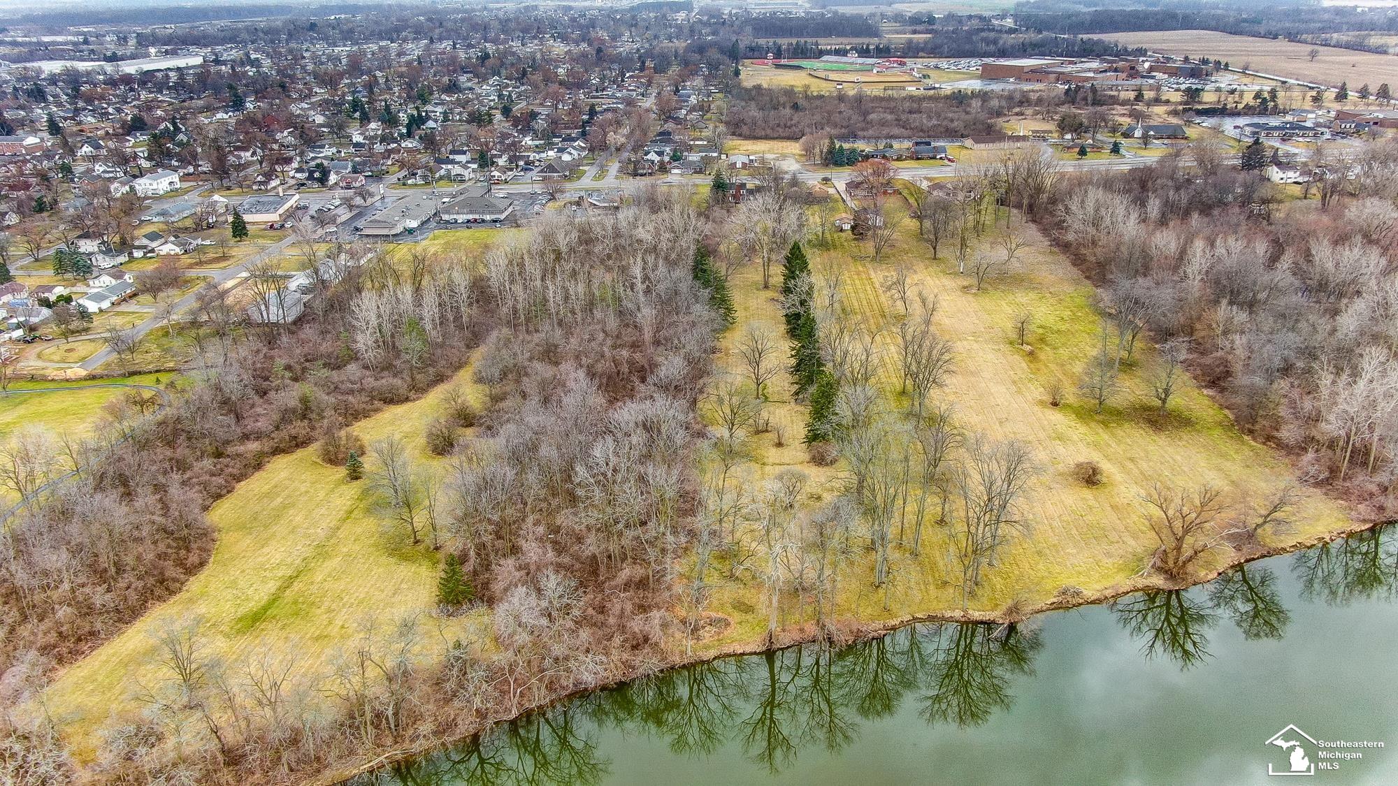 2120 South Custer Road Monroe, MI 48161 - Photo 5 of 76