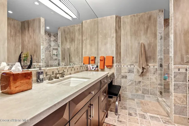 $5,200,000 | 2022 South Island Green Drive, Coeur D'Alene, ID 83814