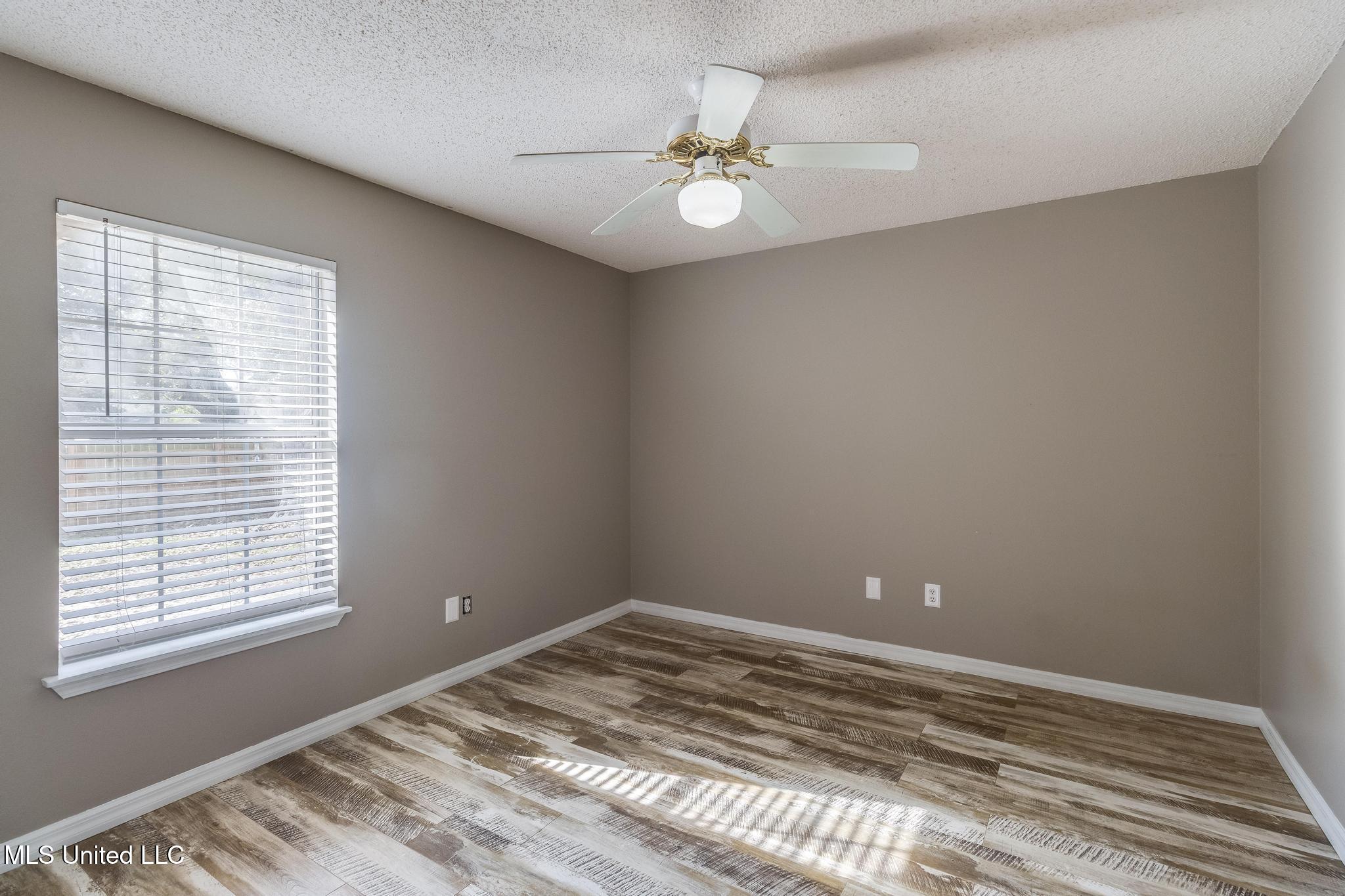 7832 Hilo Place Diamondhead, MS 39525 - Photo 22 of 28 IMG_4381