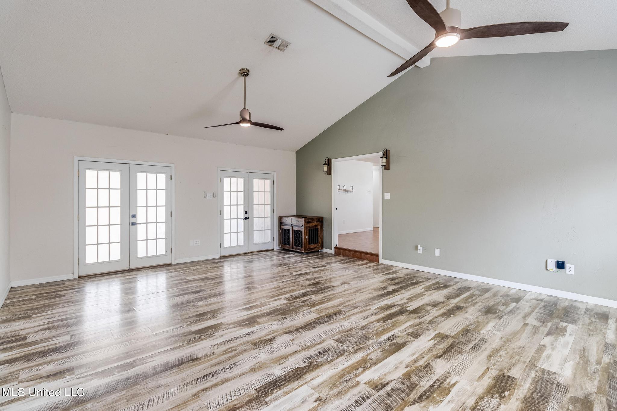 7832 Hilo Place Diamondhead, MS 39525 - Photo 3 of 28 IMG_4300