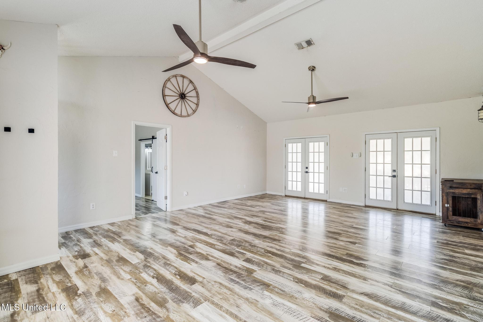 7832 Hilo Place Diamondhead, MS 39525 - Photo 5 of 28 IMG_4312