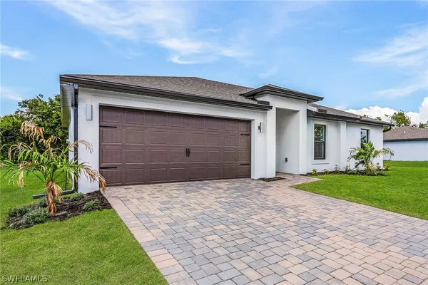 $329,900 | 836 General D MacArthur Avenue, LaBelle, FL 33935