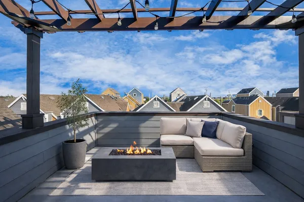 $554,900 | 734 North Shepherd Drive, Houston, TX 77007
