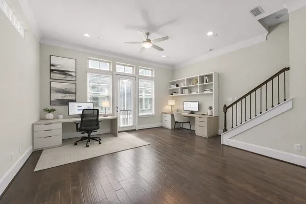 $554,900 | 734 North Shepherd Drive, Houston, TX 77007