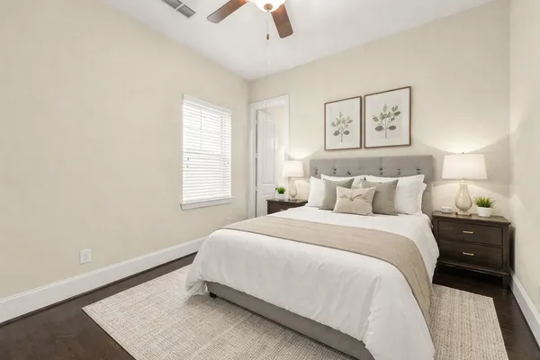 $554,900 | 734 North Shepherd Drive, Houston, TX 77007