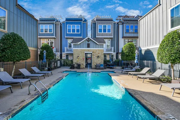$554,900 | 734 North Shepherd Drive, Houston, TX 77007