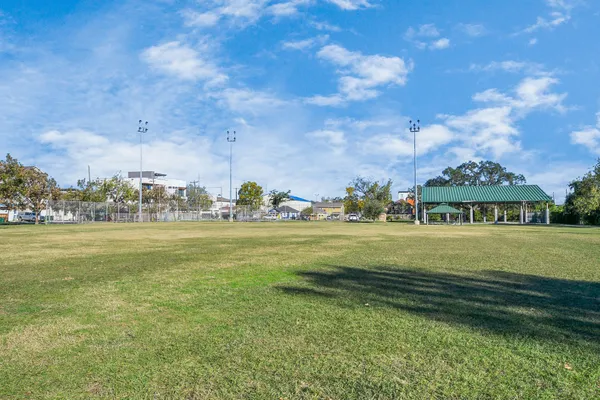 $554,900 | 734 North Shepherd Drive, Houston, TX 77007