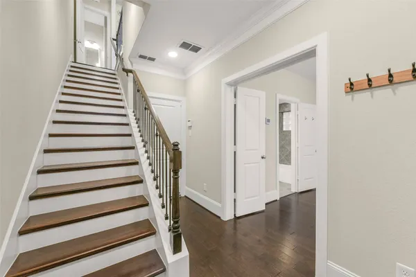 $554,900 | 734 North Shepherd Drive, Houston, TX 77007