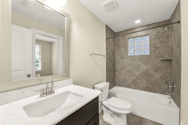 $554,900 | 734 North Shepherd Drive, Houston, TX 77007
