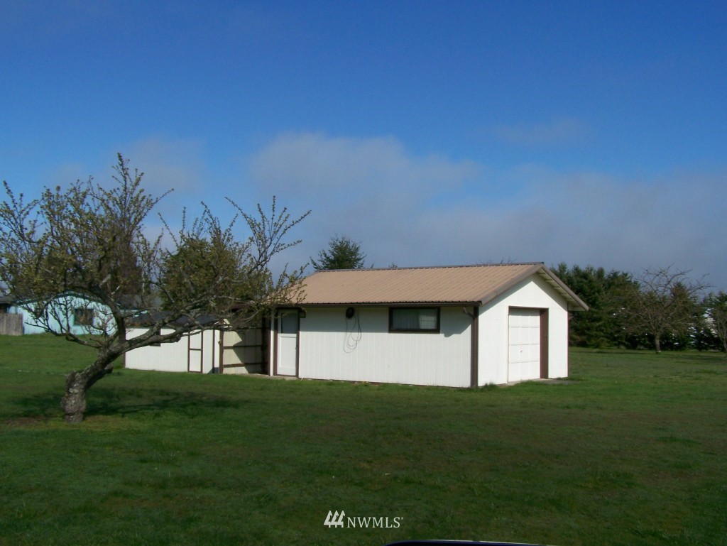 423 East Silberhorn Road Sequim, WA 98382 - Photo 3 of 7