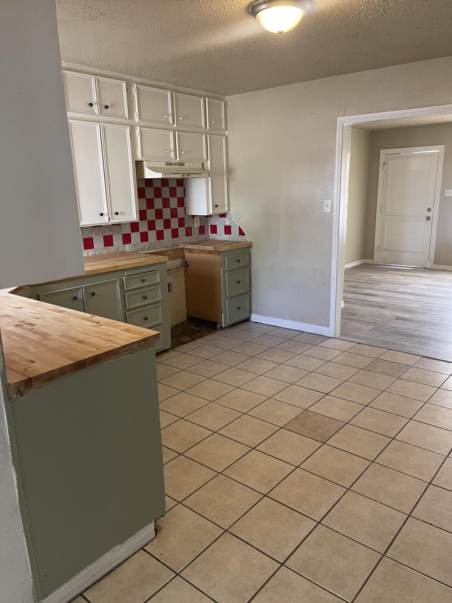 2310 38th Street Lubbock, TX 79412 - Photo 5 of 21 pic1