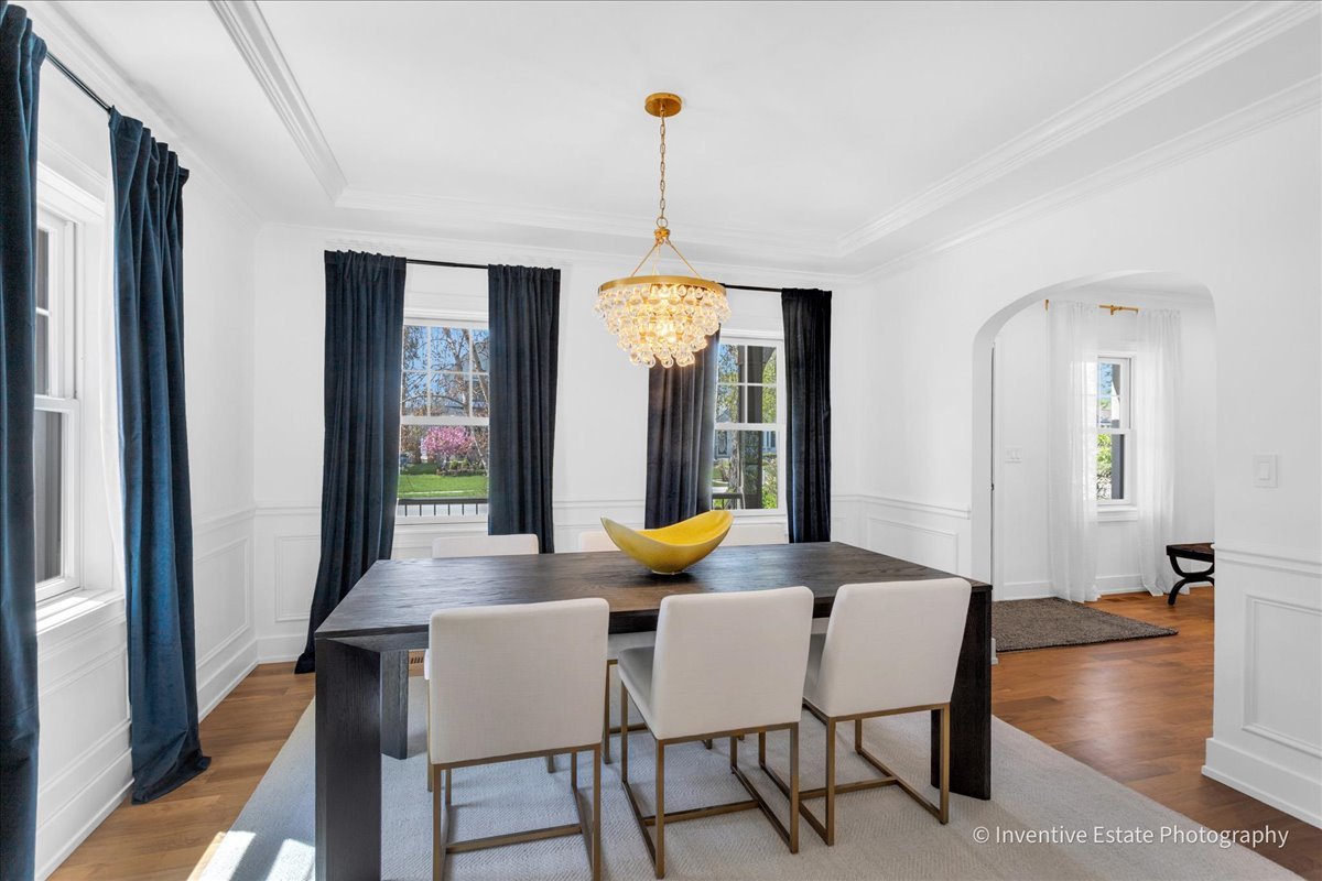 305 Clinton Avenue Elmhurst, IL 60126 - Photo 6 of 31 a dining room with furniture and window