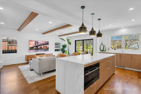 $1,500,000 | 305 Clinton Avenue, Elmhurst, IL 60126