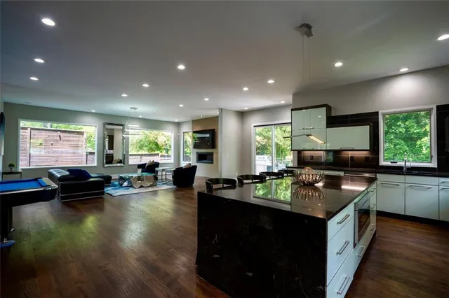 $1,300,000 | 1099 Vista Trail Northeast, Atlanta, GA 30324