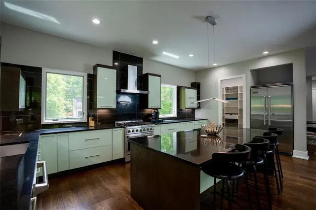 $1,300,000 | 1099 Vista Trail Northeast, Atlanta, GA 30324