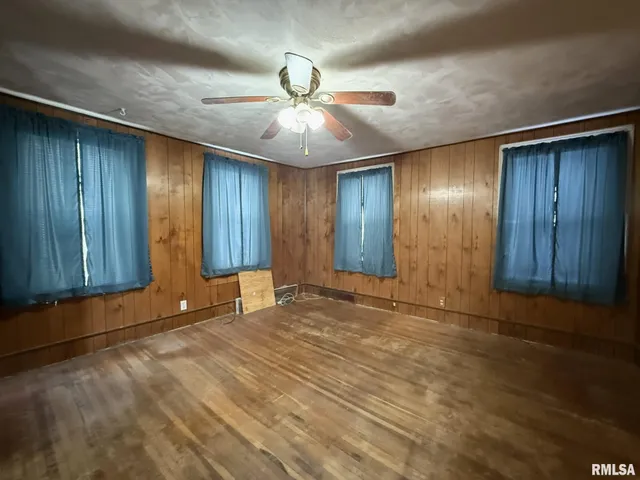 $115,000 | 22 Knox Road 1800 North, Galesburg, IL 61401