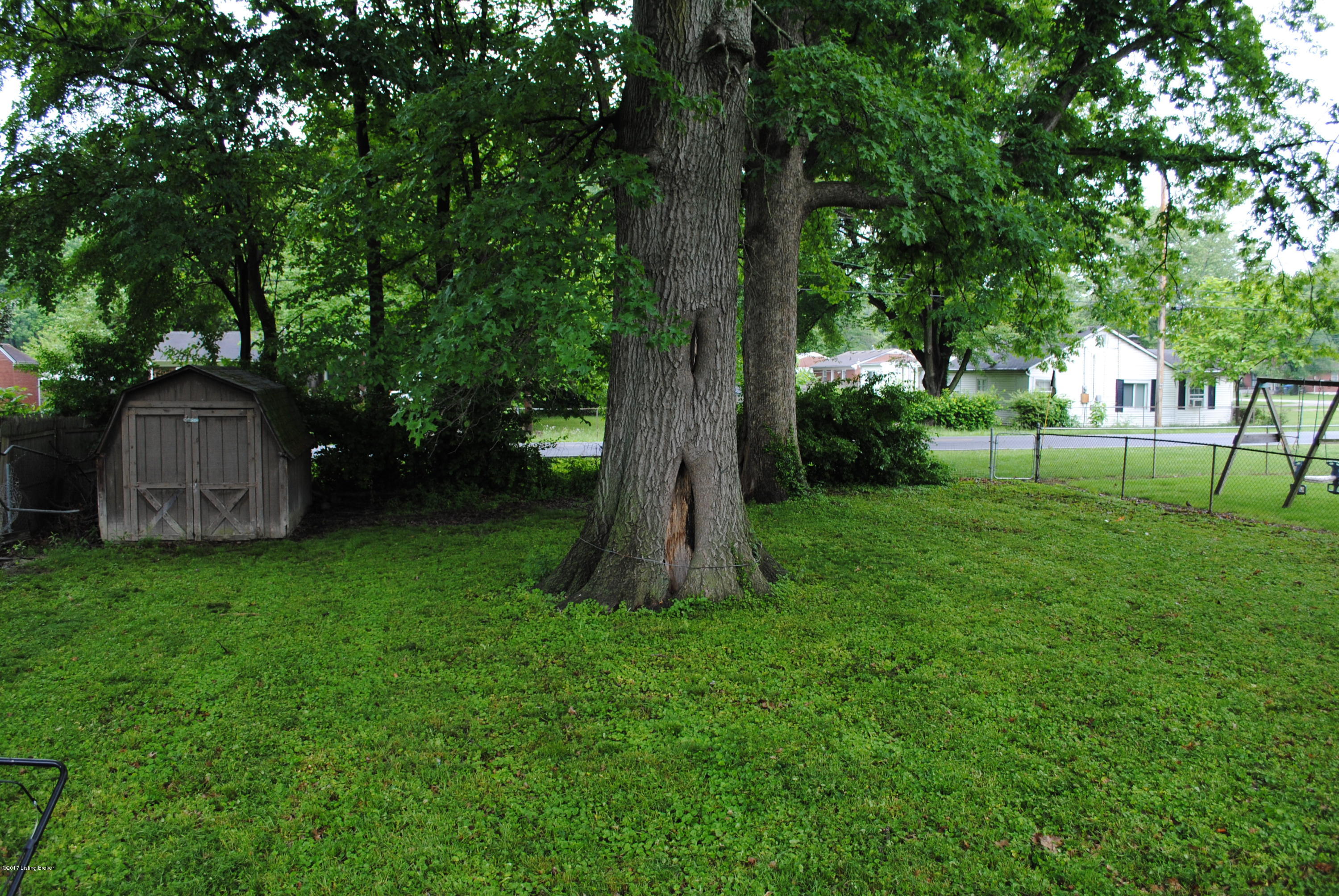 4606 Dohn Road Louisville, KY 40216 - Photo 2 of 3 Dohn Road 003