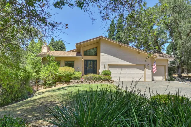 a house view with a outdoor space