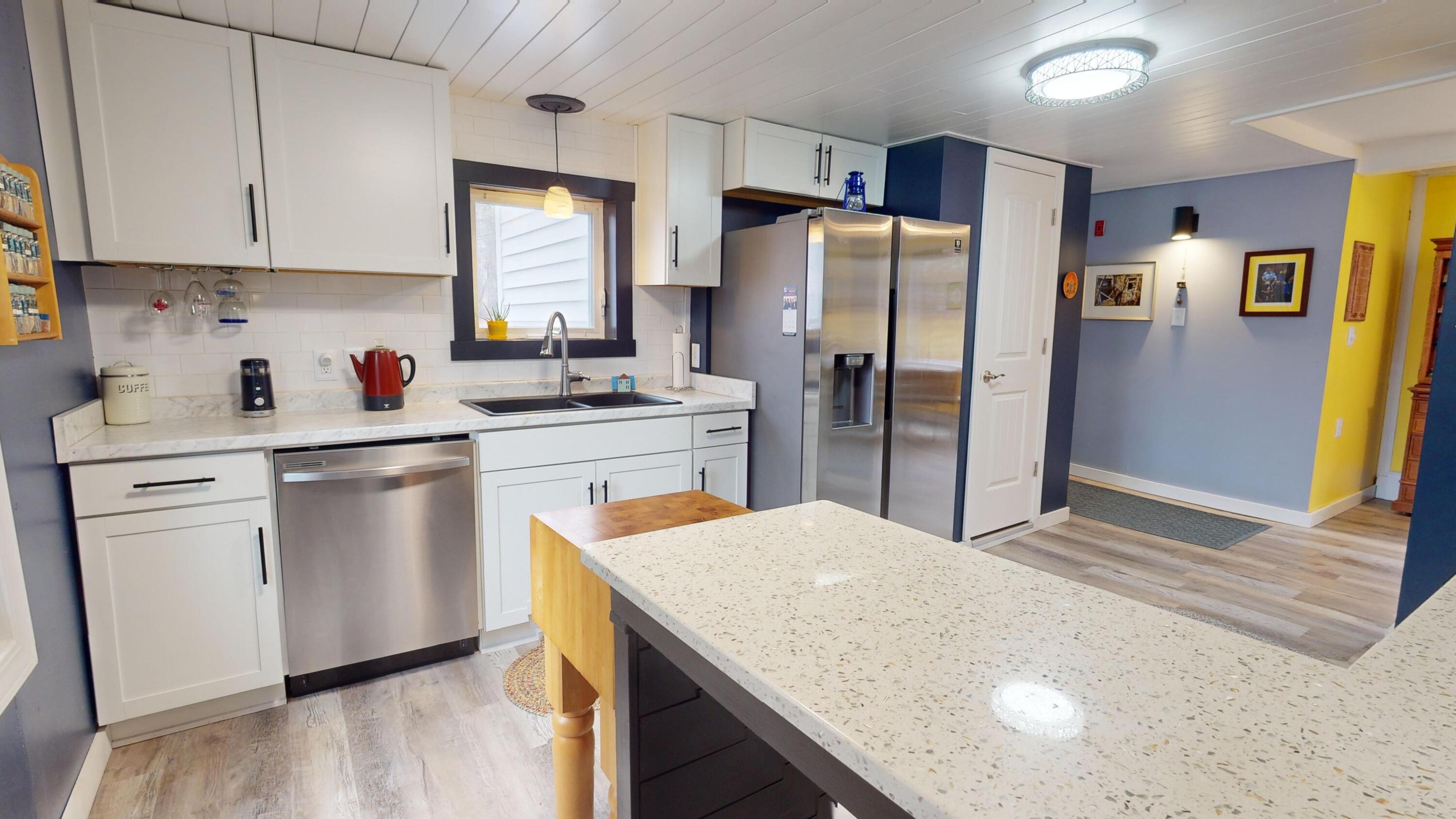 8 Rock Street Bangor, ME 04401 - Photo 3 of 40 3