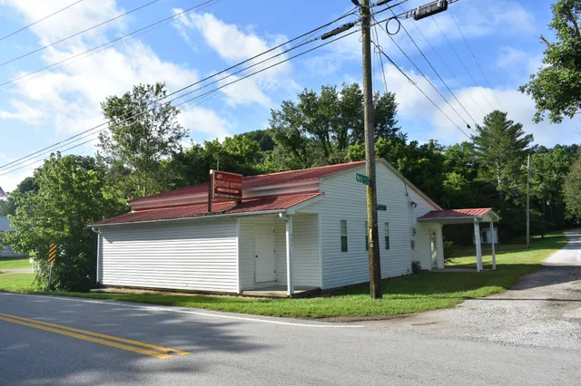 $99,900 | 742 Lancaster Highway, Lancaster, TN 38569