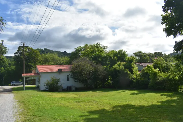 $99,900 | 742 Lancaster Highway, Lancaster, TN 38569